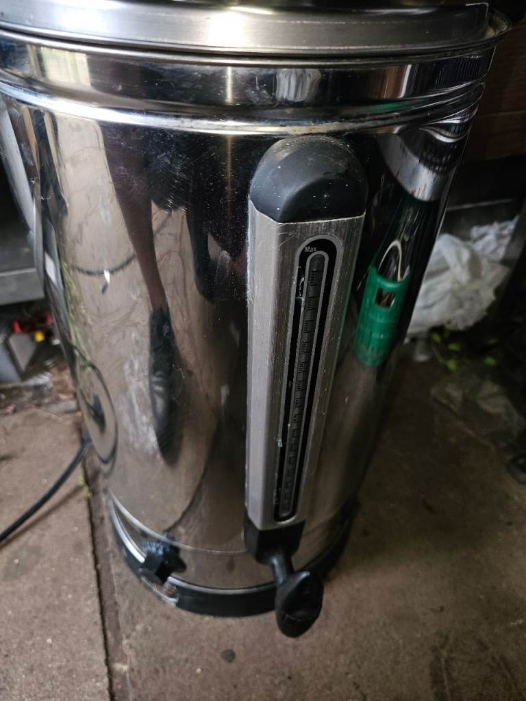 Electric hit water urn