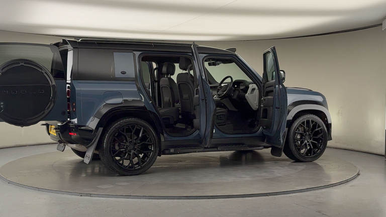 2022 Land Rover Defender 110 3.0 D300 MHEV X-Dynamic HSE SUV 5dr Diesel Auto 4WD Euro 6 (s/s) (30...