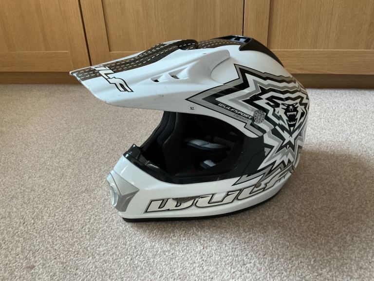 Wulfsport Motocross Helmet Youth size Extra Large 53-54cm MX KIDS HONDA KTM KAWASAKI YAMAHA GASGAS