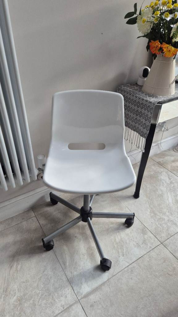 White swivel desk chair/chair -wheels