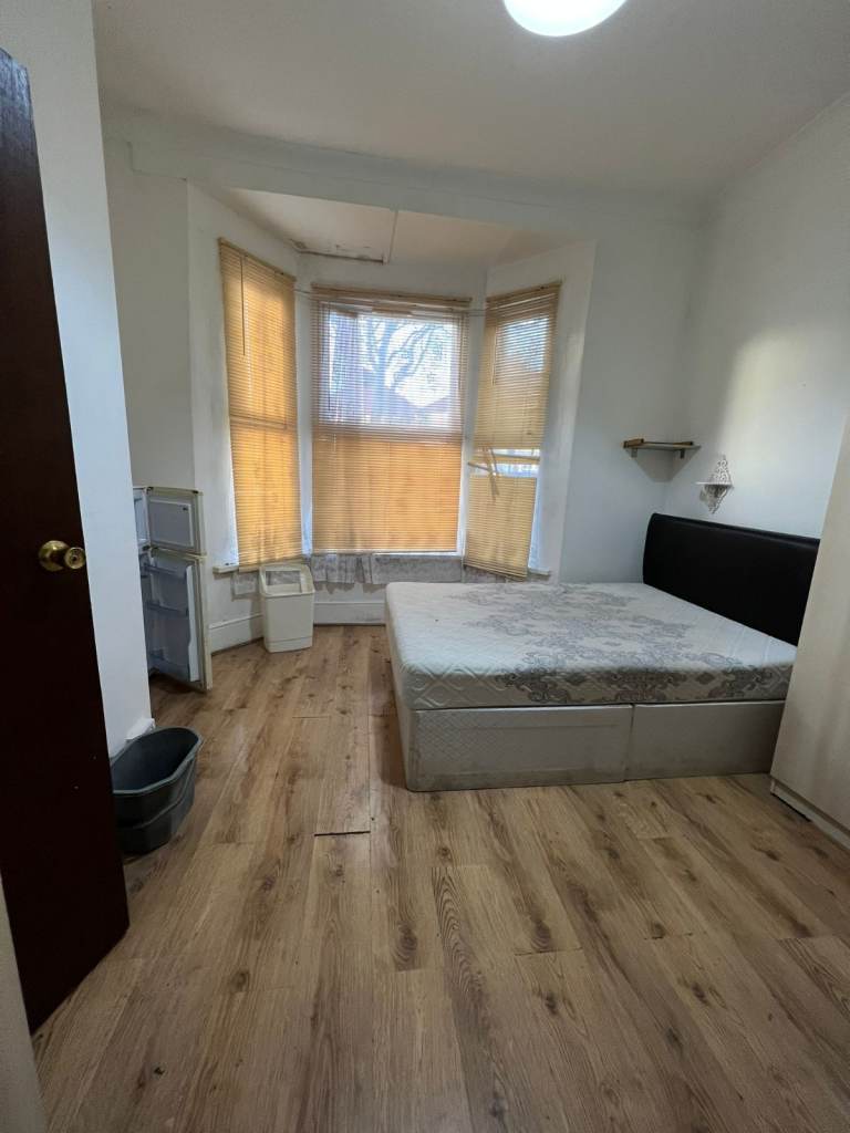  BEAUTIFUL ENSUITE DOUBLE ROOM FOR RENT IN HOUNSLOW 