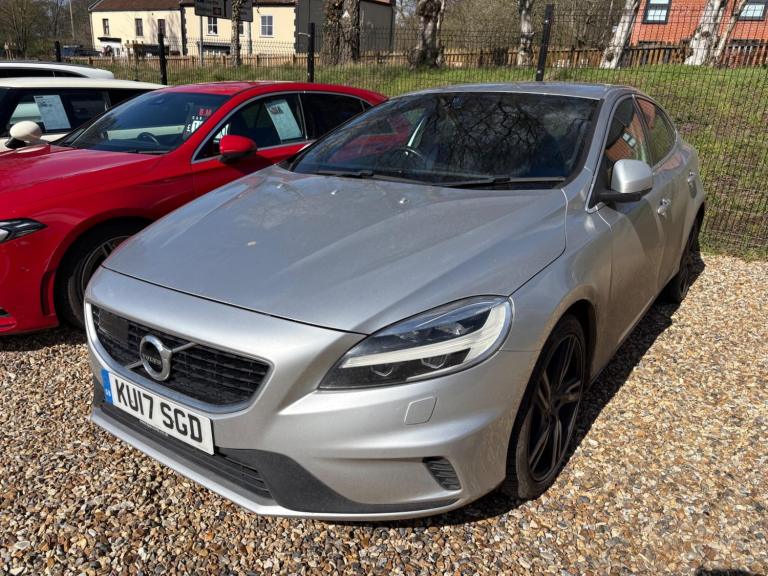 2017 Volvo V40 2.0 D4 R-Design Pro Auto Euro 6 (s/s) 5dr HATCHBACK Diesel Automatic