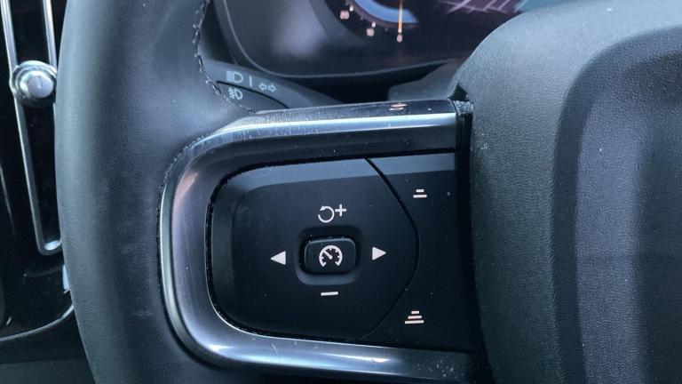 2022 Volvo XC40 Plus, B3 mild hybrid, Petrol, Dark ESTATE Petrol/Electric Hybrid Automatic