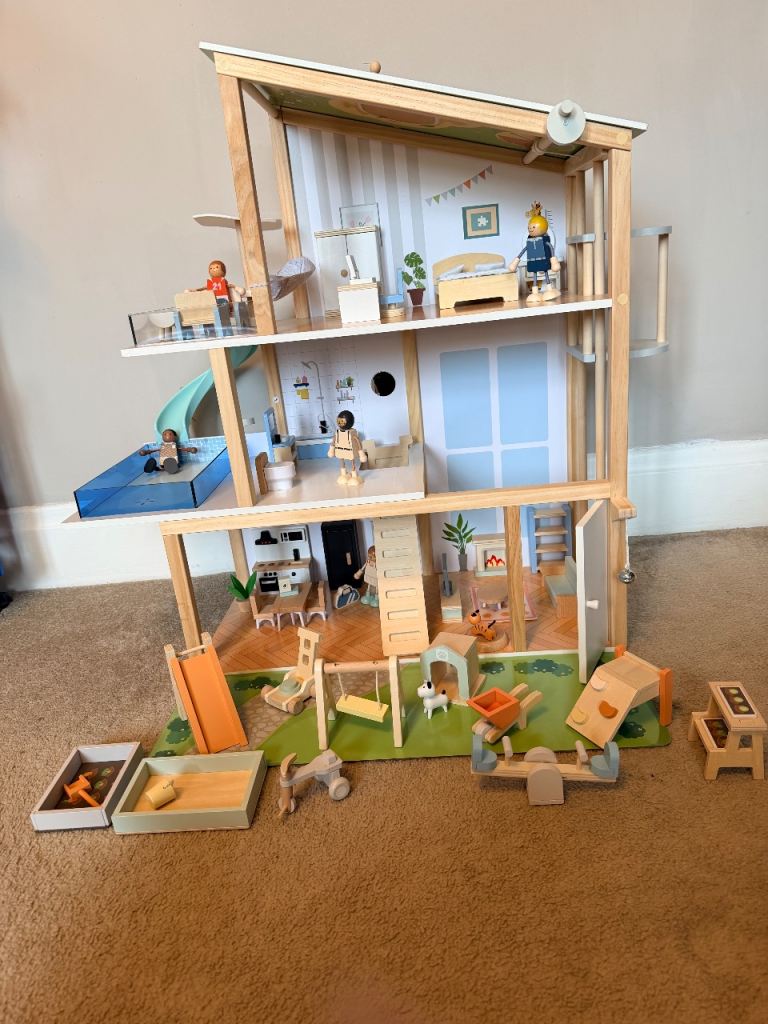 image for Doll house 