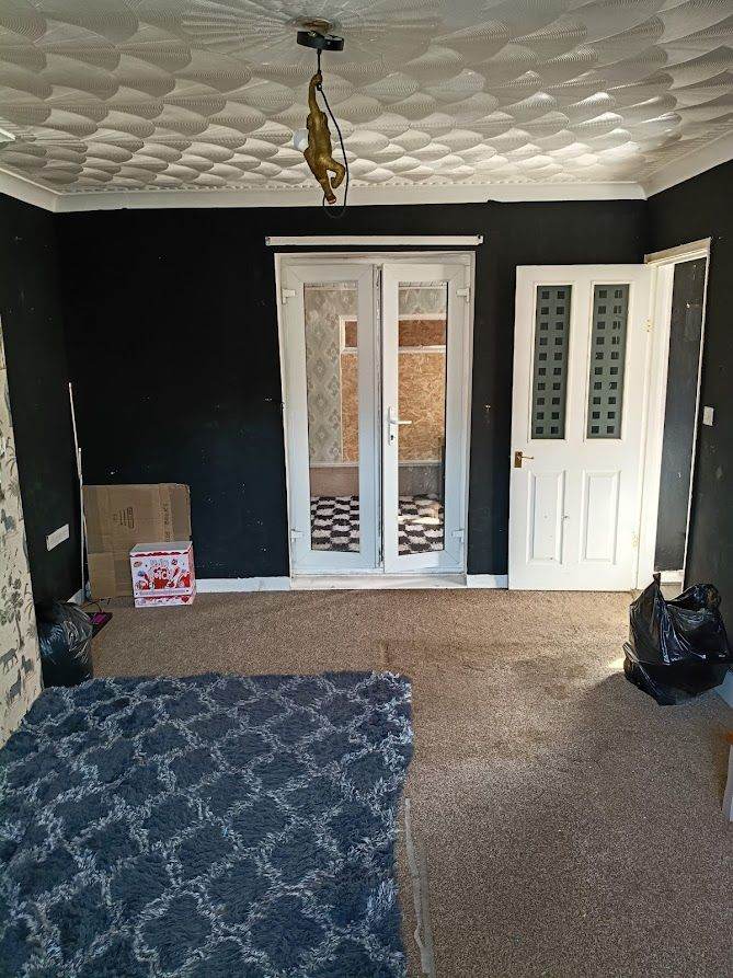 3 Bedroom Spacious Property, Front/Rear gardens! Conservatory! Extra Ground Floor WC