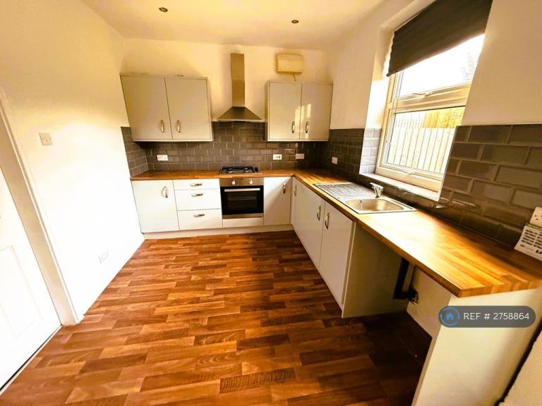 3 bedroom house in Donovan Road, Sheffield, S5 (3 bed) (#2758864)