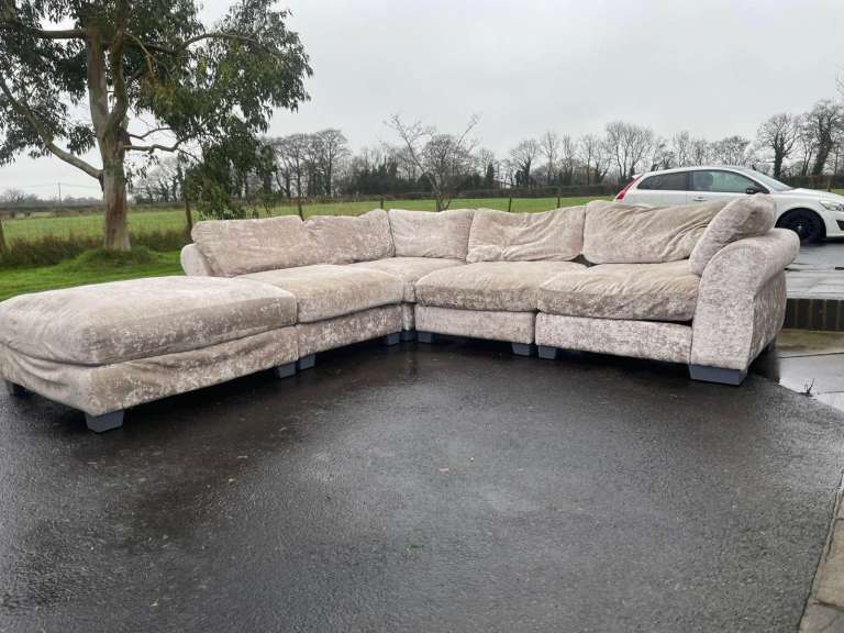 Corner group sofa in compage crushed velvet £350 only 
