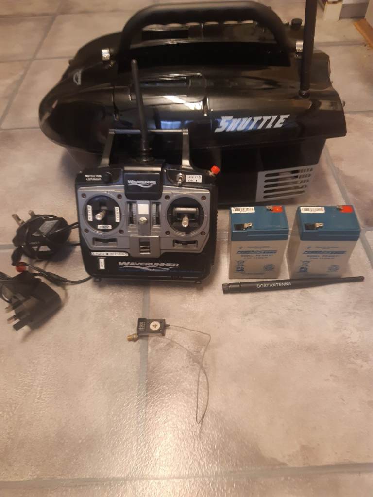 Waverunner shuttle bait boat 