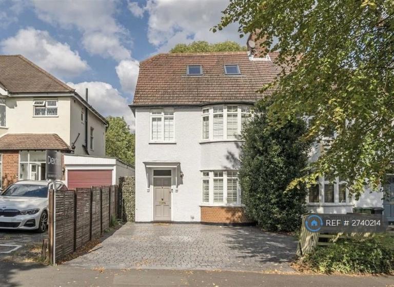 4 bedroom house in Le May Avenue, London, SE12 (4 bed) (#2740214)
