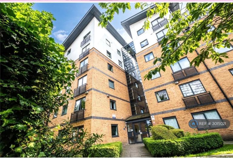 2 bedroom flat in Regal Court, Birmingham, B15 (2 bed) (#3015021)
