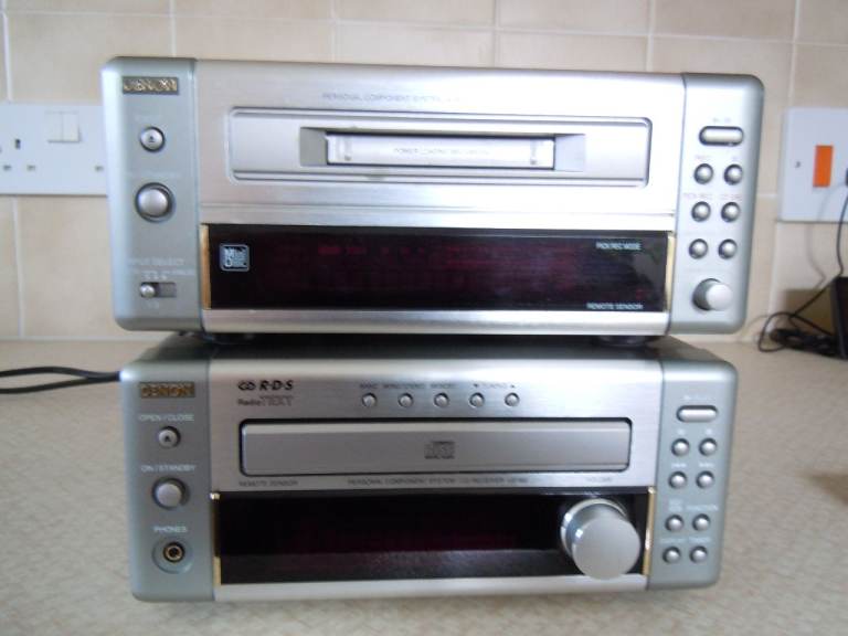 Denon UD-M3 CD AM/FM Receiver & Denon DMD-M10 Minidisc Player/Recorder FOR SPARES OR REPAIR