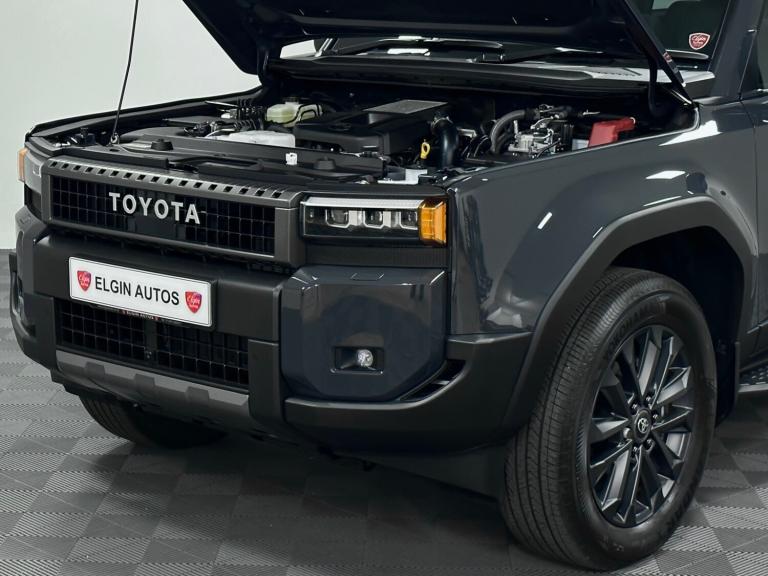 2025 Toyota Land Cruiser Invincible 2.8 D-4D Auto (LWB) ( 204 bhp ) Station Wagon Diesel Automatic