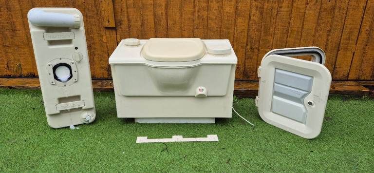 THETFORD PORTA POTTI cassette toilet 12V flush for caravan boat camper motorhome.