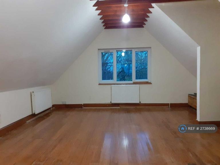 2 bedroom flat in Streatham Common North, London, SW16 (2 bed) (#2738669)