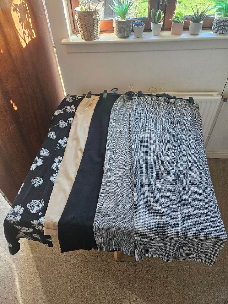 Bundle of ladies trousers x5 size 12.  £5 Bargain!