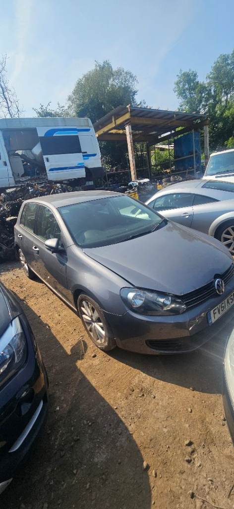 Volkswagen golf breaking 61 plate