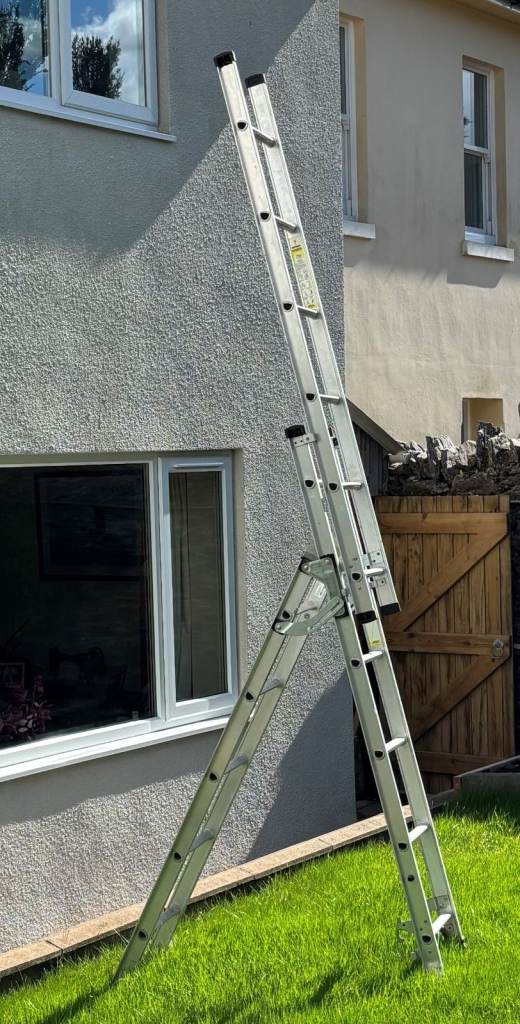 Good Condition Aluminium Combination Ladder 3.9m (12'10")