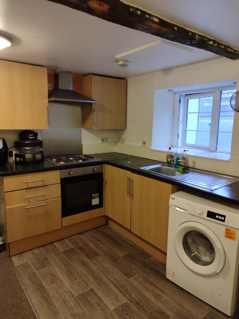 2 bedroom flat to let