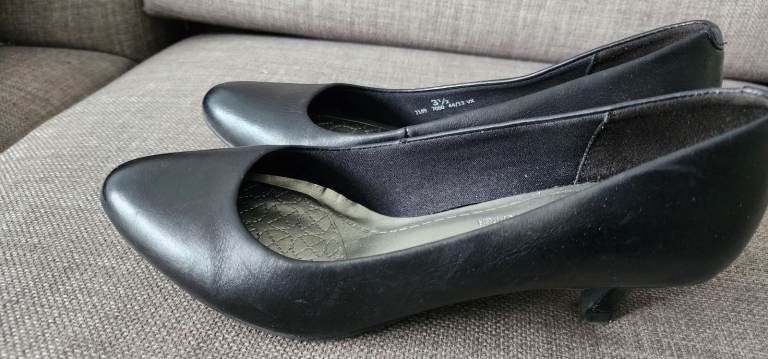 Women's court shoes heels used m&s insolia size 3.5
