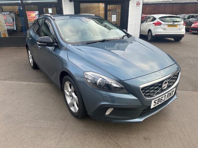2013 Volvo V40 D2 Cross Country Lux 5dr HATCHBACK Diesel Manual