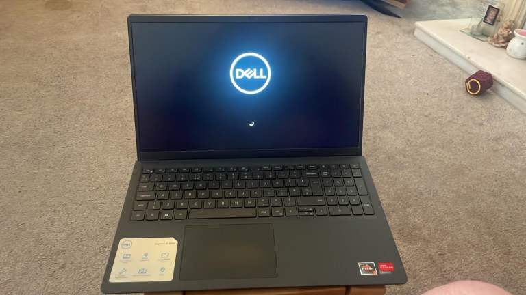 DELL 15" INSPIRON 3000 LAPTOP FOR QUICK SALE