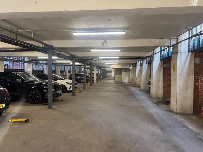 Parking space for rent near Manchester Piccadilly train station 