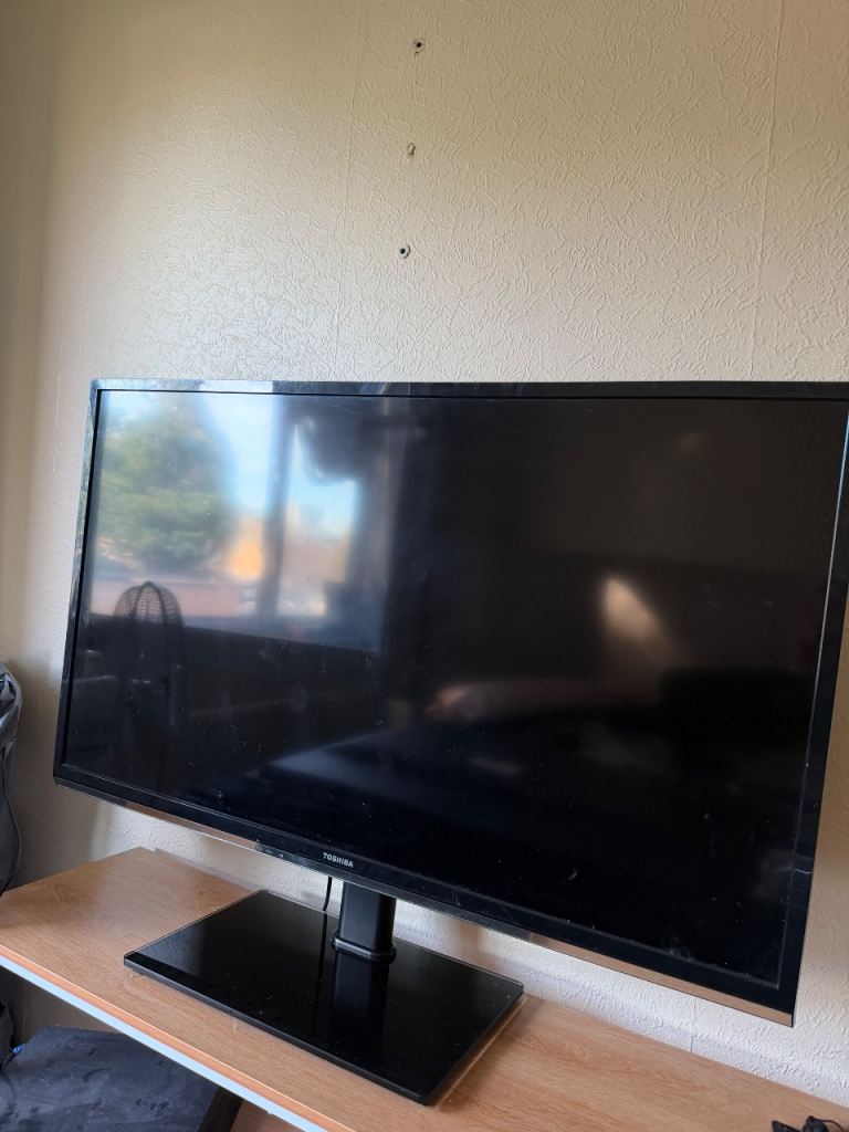 Toshiba 40 inch LCD Colour TV Good Condition