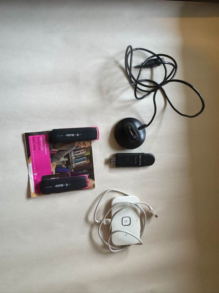 3 x mobile internet routers