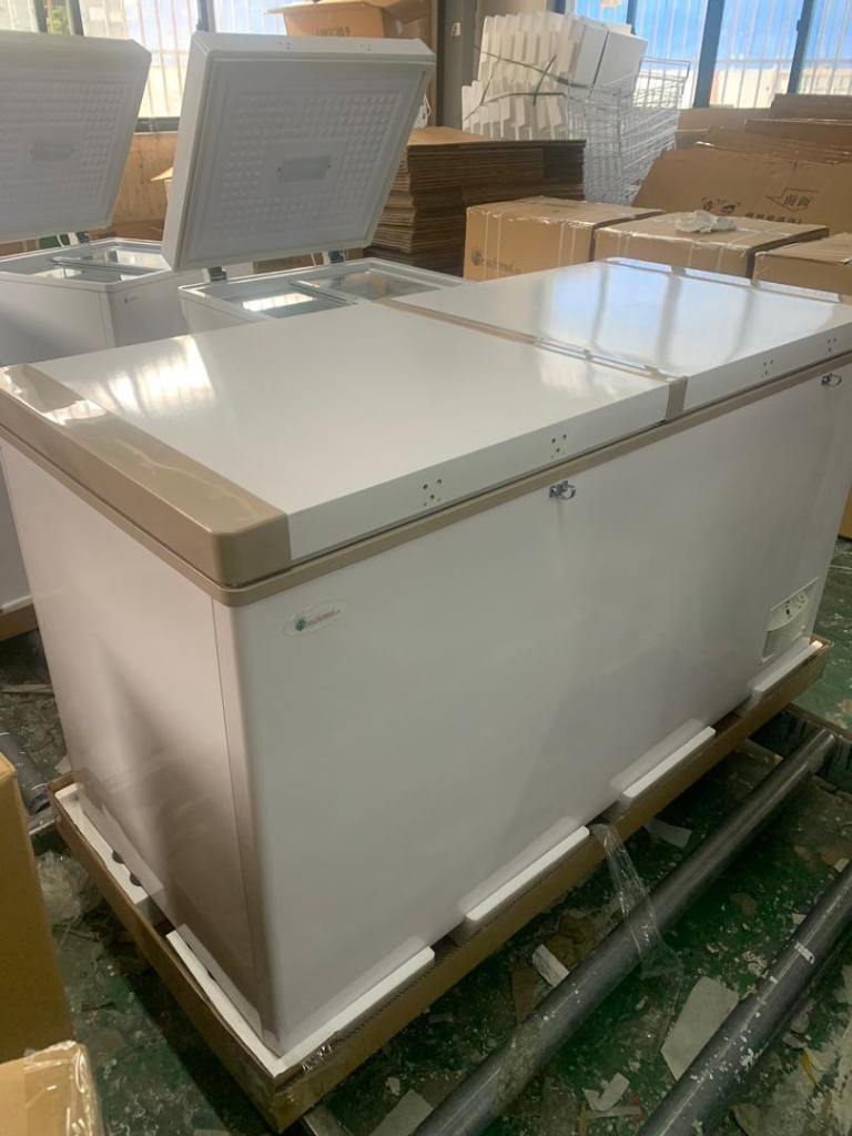 Commercial chest freezer frozen food freezer