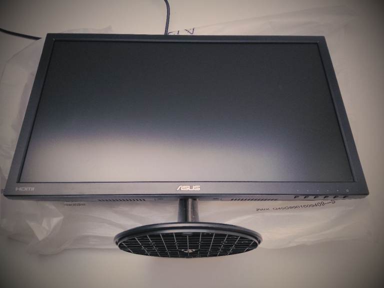 ASUS computer monitor 22 inch