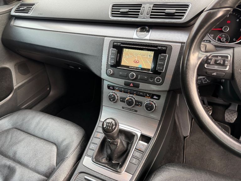 2015 Volkswagen Passat Executive Style 2.0TDI 177 6 Speeds.