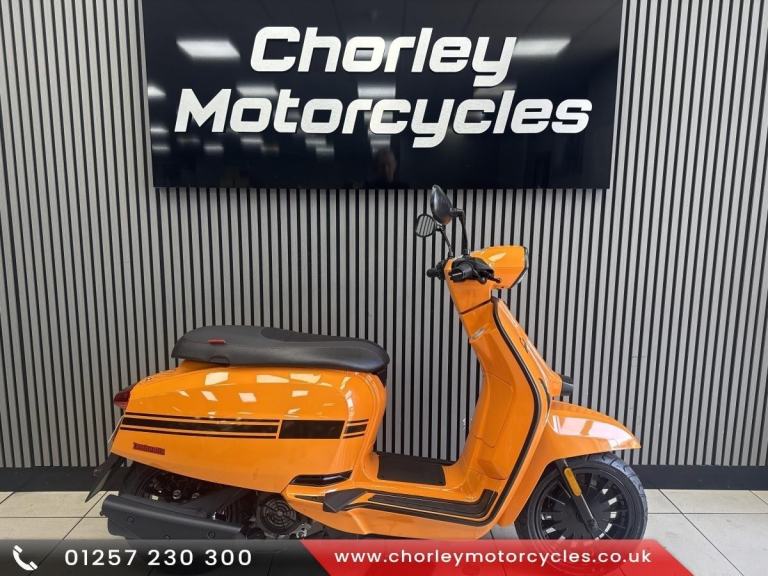 2026 Lambretta v125 scooter rev and go automatic
