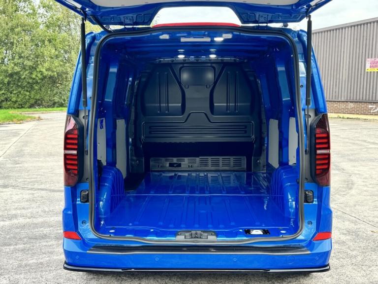 2025 Volkswagen Transporter 2.0 T28 TDI P/V COMMERCE PRO Manual Panel Van Diesel Manual