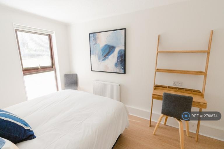 2 bedroom flat in Commercial Road, Exeter, EX2 (2 bed) (#2761874)