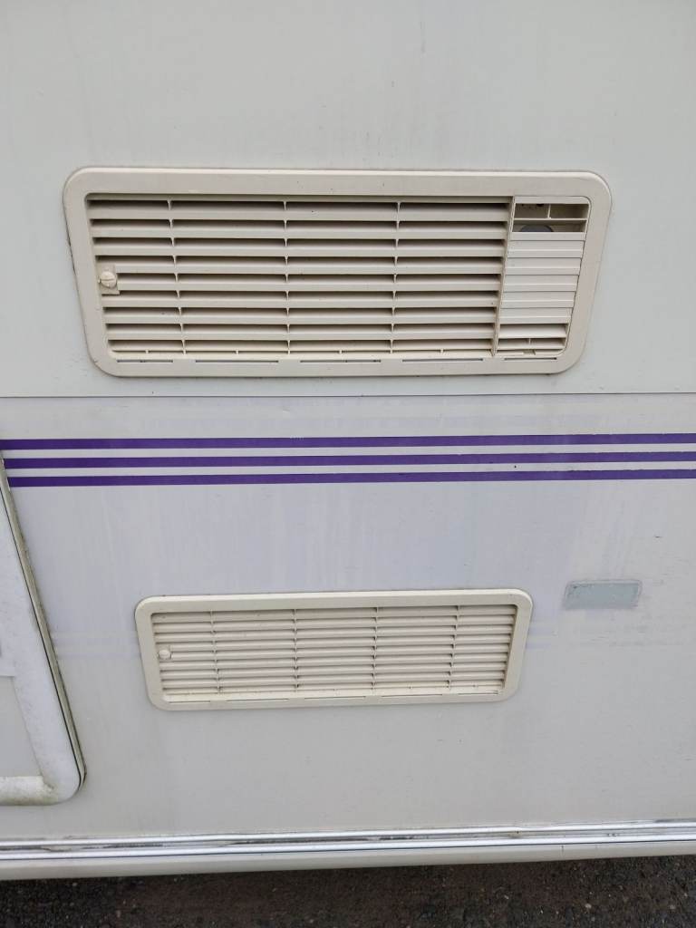 Pair of dometic caravan fridge vents 