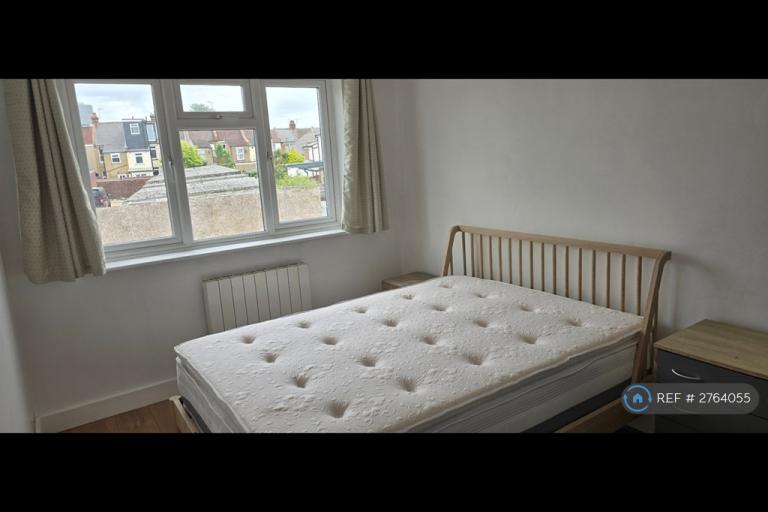 1 bedroom flat in Pretoria Road, Watford, WD18 (1 bed) (#2764055)