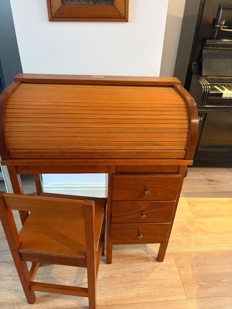 Antique Vintage child’s roll top desk and chair