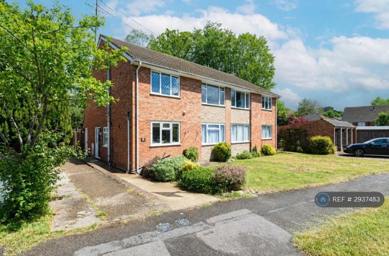 2 bedroom flat in Berkshire, Ascot, SL5 (2 bed) (#2937483)
