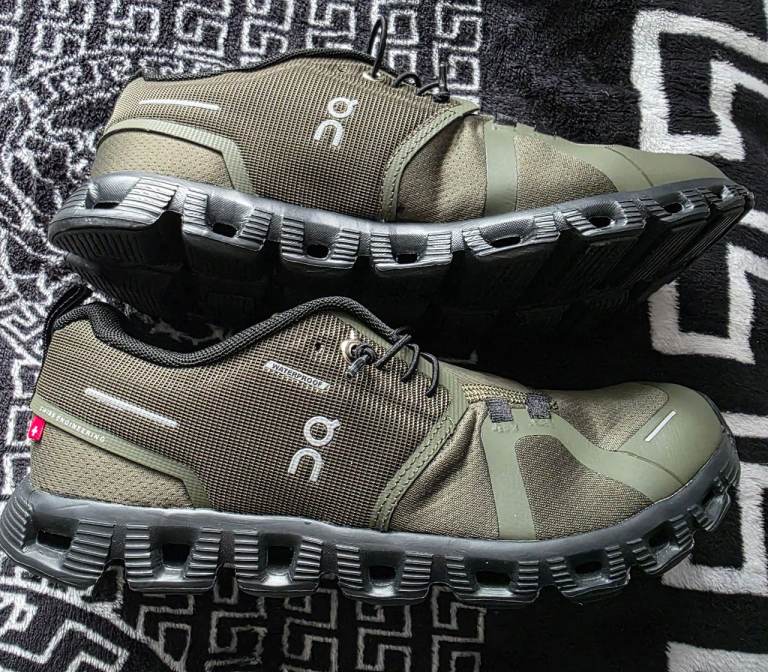 unisex green trainers water proof size 5