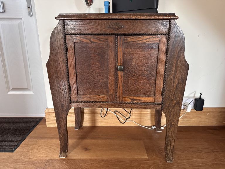 Vintage Oak Bedside Cabinet / Telephone Table – Magazine Rack Side