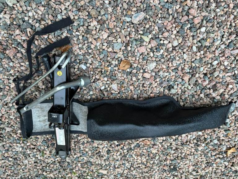 Car jack, brace & handle 