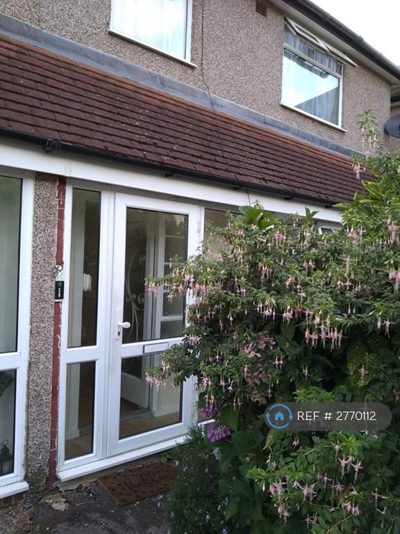 3 bedroom house in Cypress Grove, Ilford, IG6 (3 bed) (#2770112)