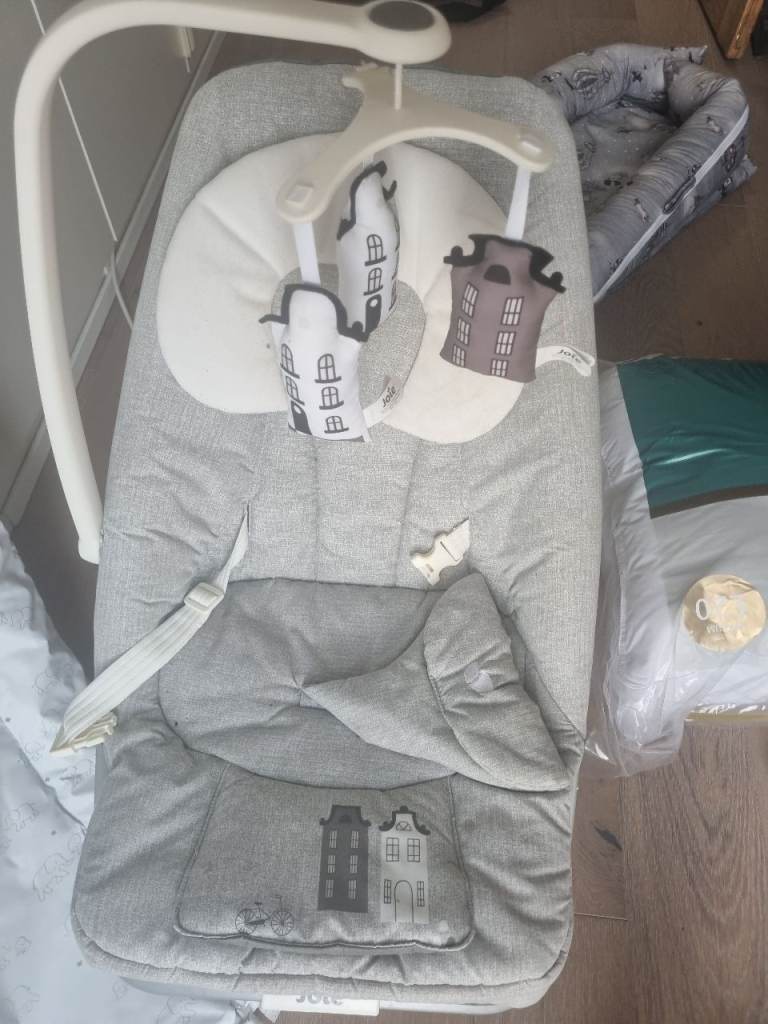 Baby Bouncer/Rocker with Toy Bar – £10