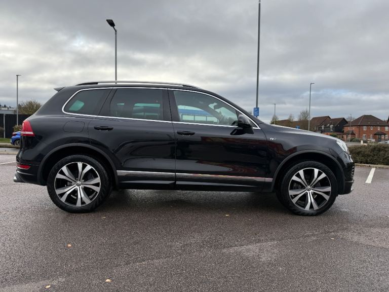 VOLKSWAGEN TOUAREG R-LINE
