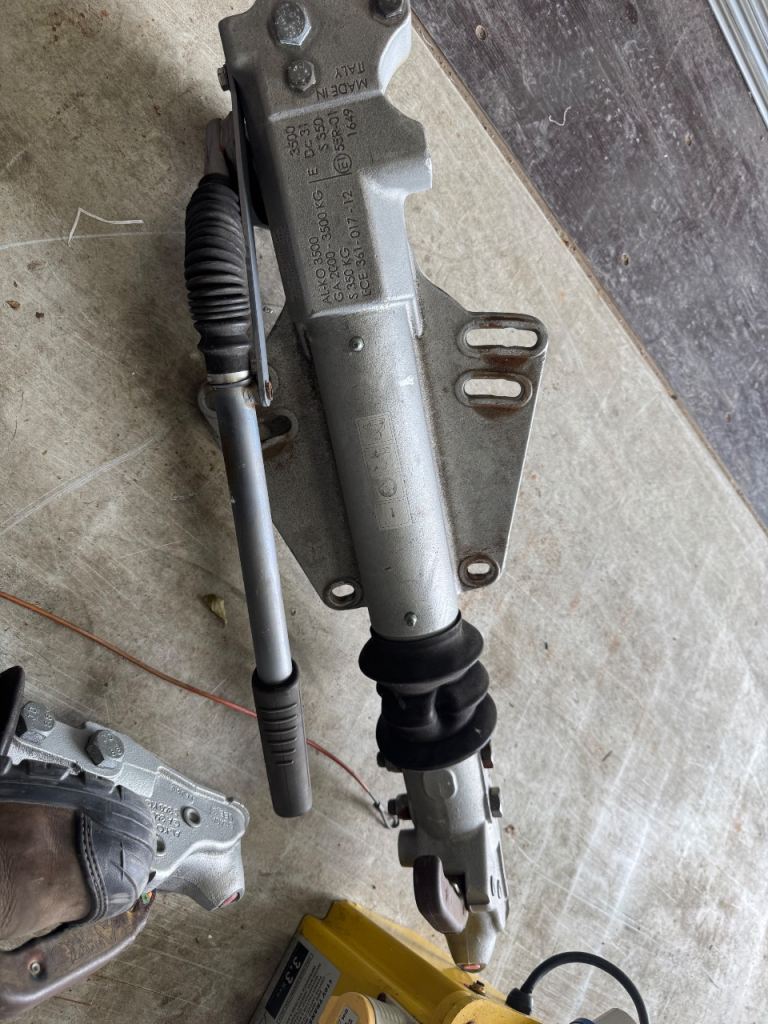 Alko trailer hitch 