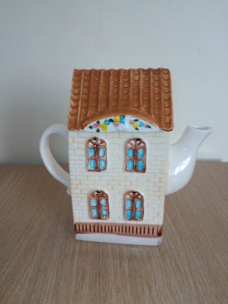 Novelty House Shaped Teapot