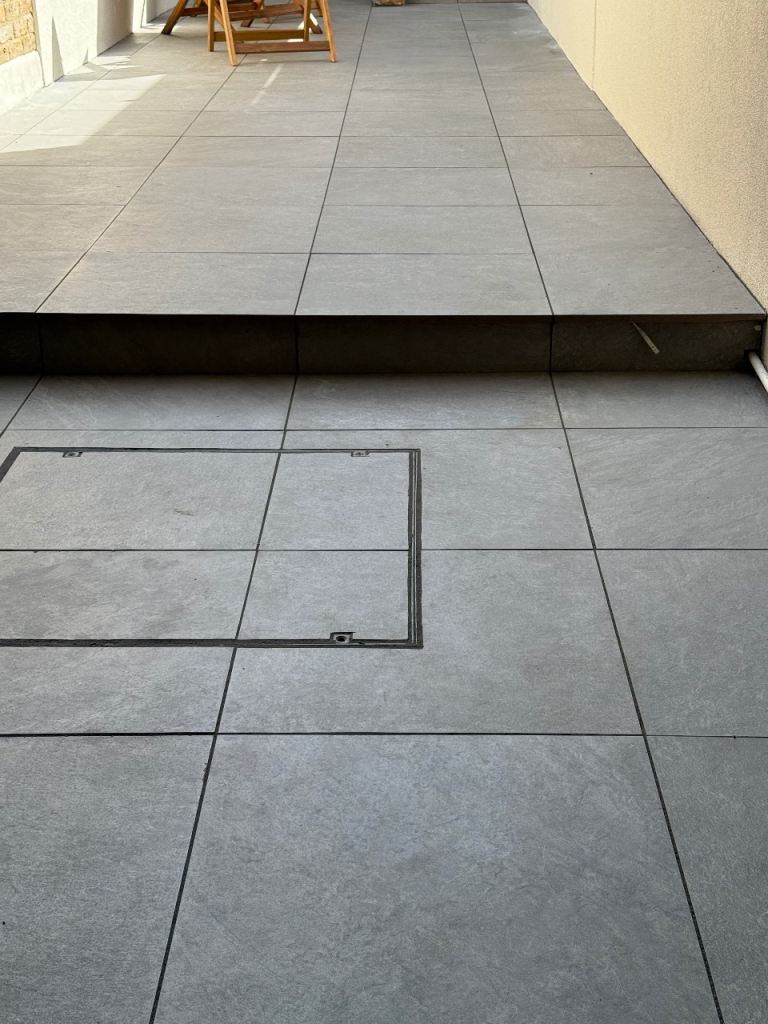 Premium Premium Aura Grey Outdoor Porcelain Tiles – 600x600x20mm 