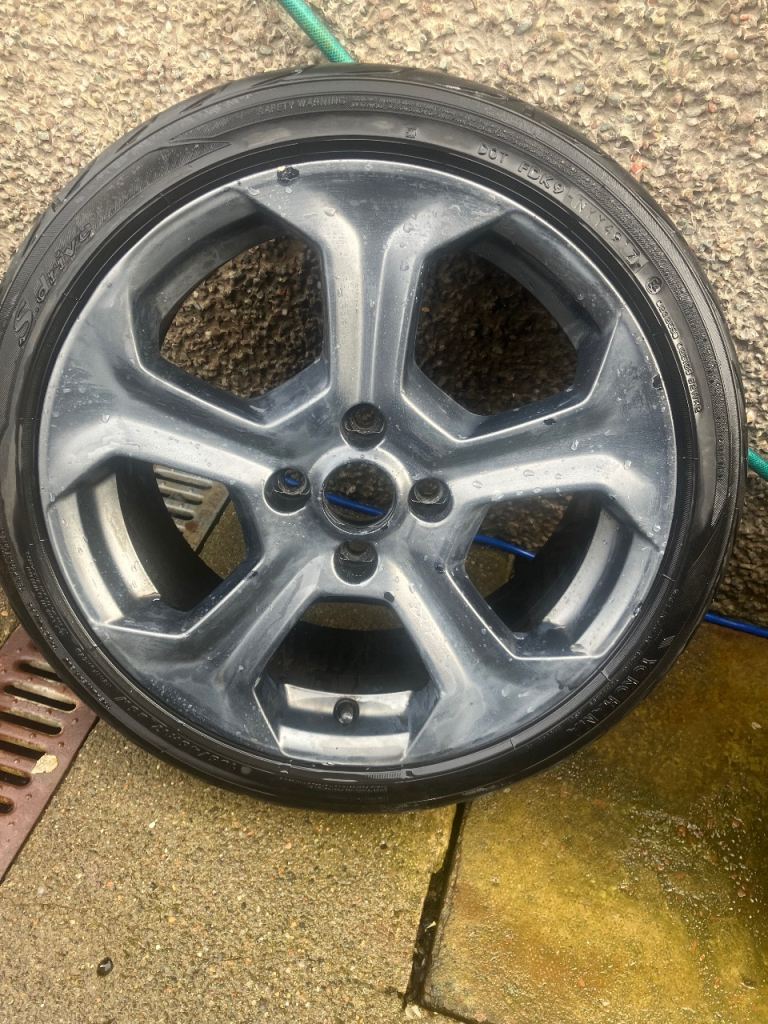 Ford ST Wheel & tyre