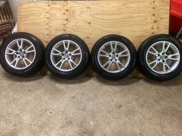 4 genuine Audi Q3 alloy wheels with Pirelli Sotto zero winter tyres