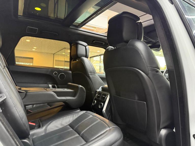 2020 Land Rover Range Rover Sport 3.0 SD V6 Autobiography Dynamic Auto 4WD Euro 6 (s/s) 5dr ESTAT...